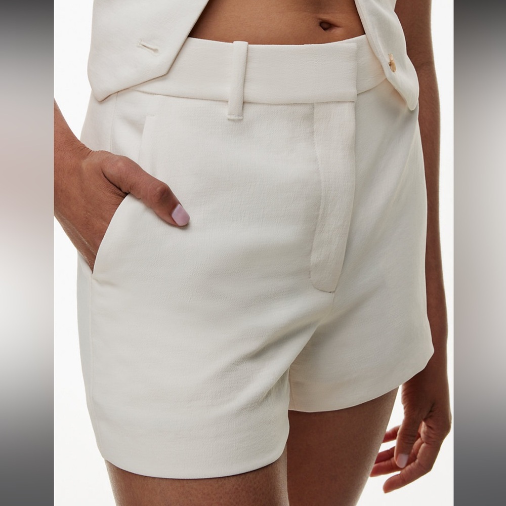 NWT Aritzia Wilfred “Anthem” Short